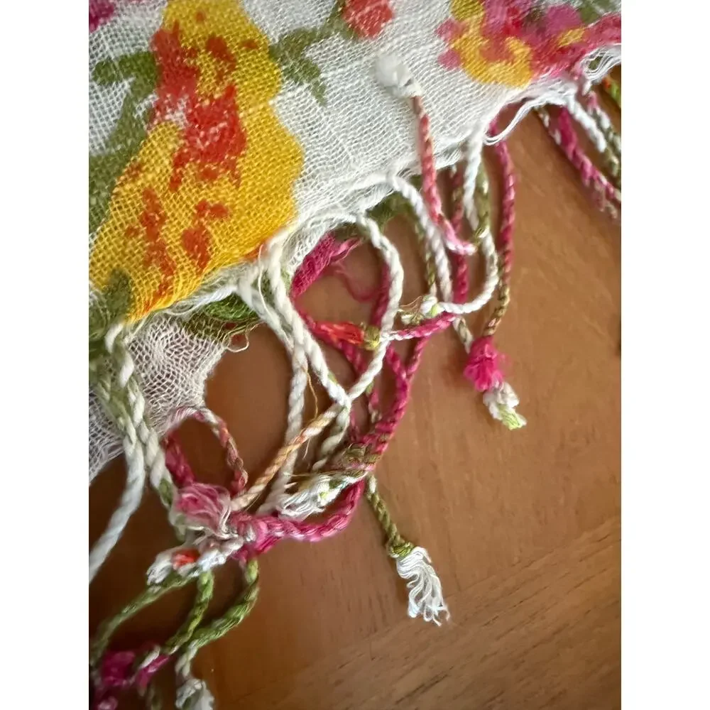 Floral Rose Print Tassel Scarf White Pink 100% Viscose Lightweight Wrap Shawl